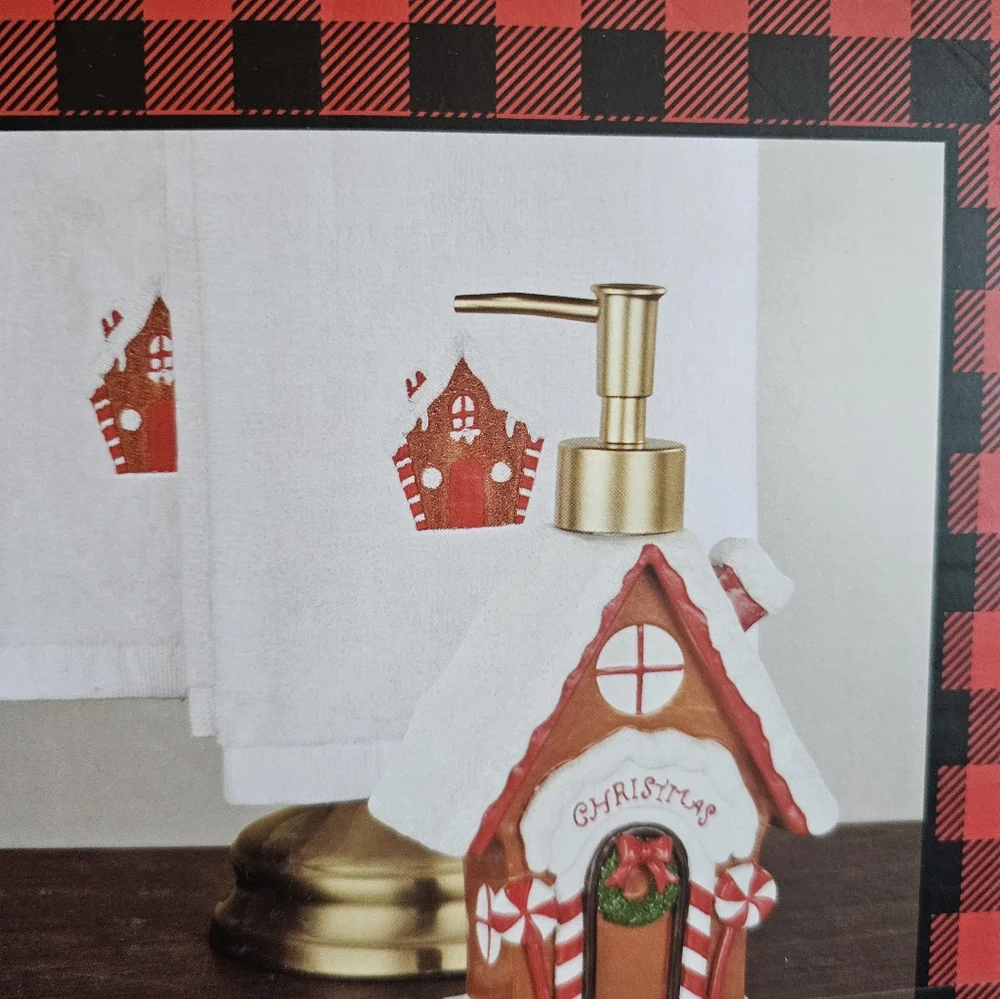 4pc Mistletoe Farms Christmas Gingerbread House Bath Set New